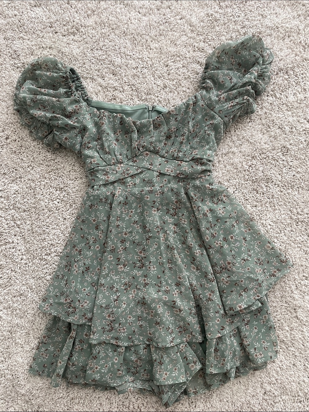Francesca's Collections Green Floral Puff-Sleeve Romper - Picture 3 of 6